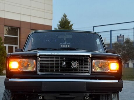 LADA (VAZ) 2107
