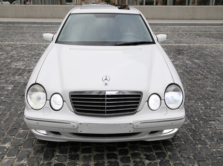 Mercedes E 270