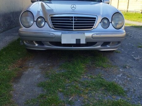 Mercedes E 240