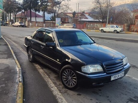 Mercedes C 240