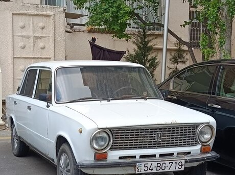 LADA (VAZ) 21011