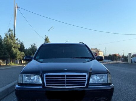 Mercedes C 200