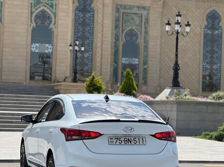 Hyundai Accent