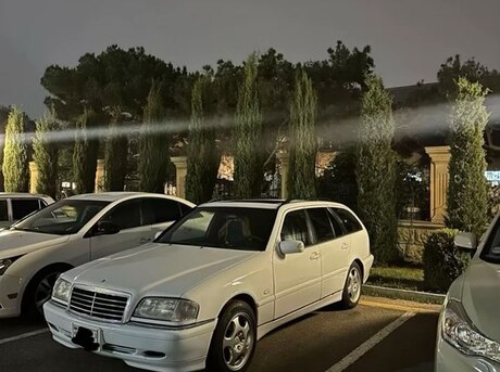 Mercedes C 220