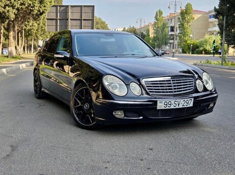 Mercedes E 240