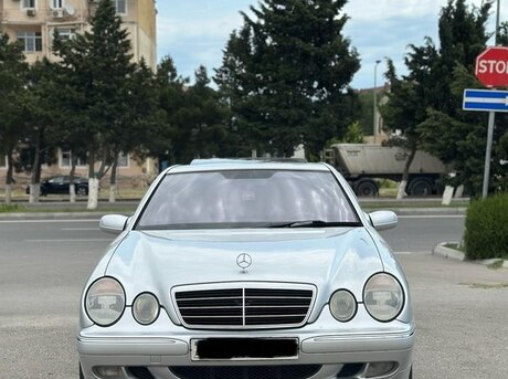 Mercedes E 230