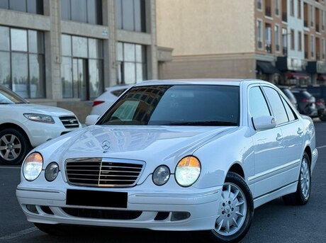 Mercedes E 240