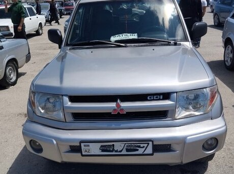 Mitsubishi Pajero io