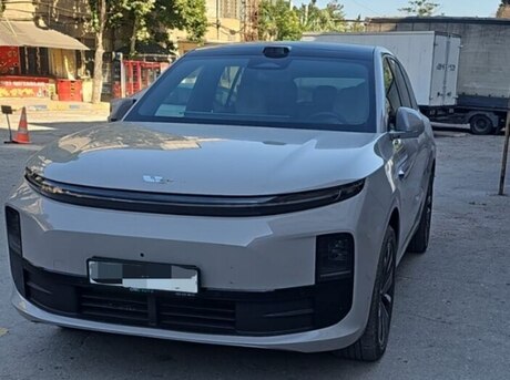Li Auto L6