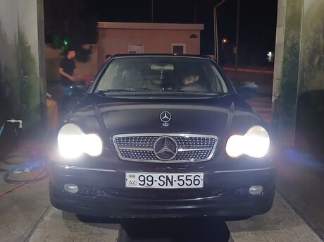 Mercedes C 200