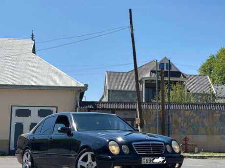 Mercedes E 200