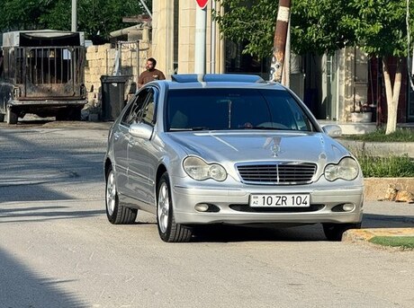Mercedes C 240