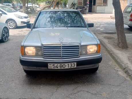 Mercedes 190