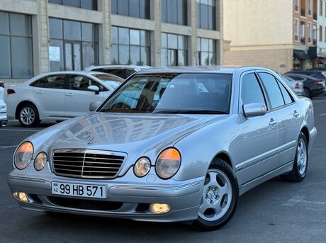Mercedes E 240