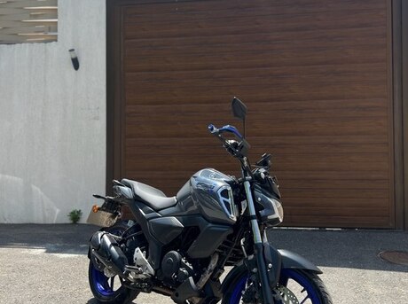 Yamaha FZ-S FI Deluxe