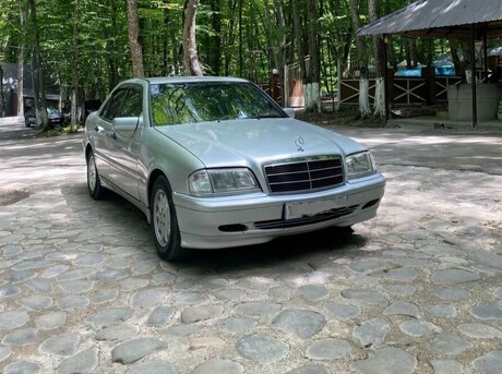 Mercedes C 180