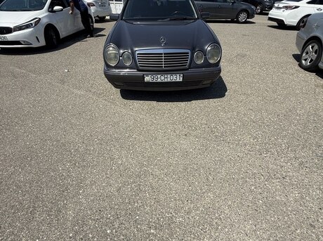 Mercedes E 240