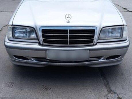 Mercedes C 200