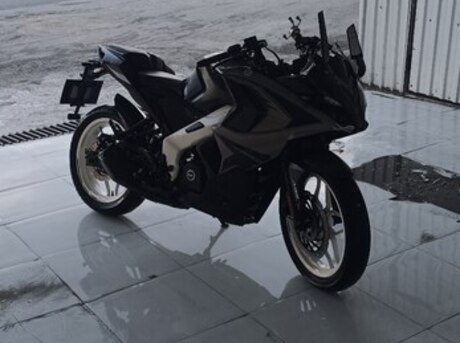 Bajaj Pulsar RS 200