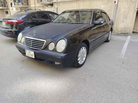 Mercedes E 220
