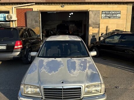 Mercedes C 180