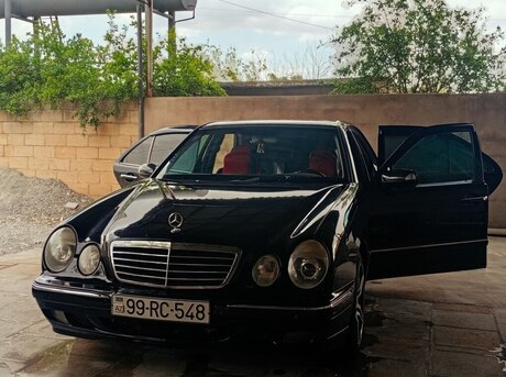 Mercedes E 240