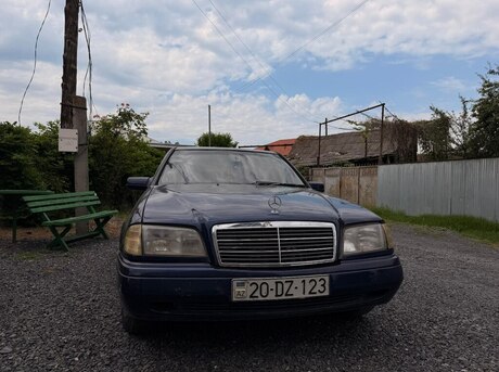 Mercedes C 180