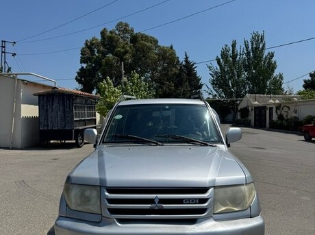 Mitsubishi Pajero io