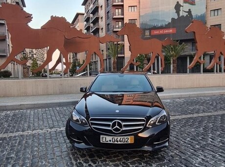 Mercedes E 220