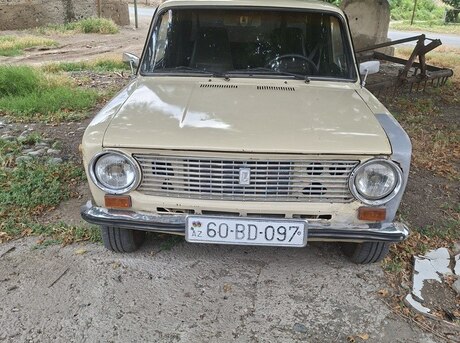 LADA (VAZ) 21011