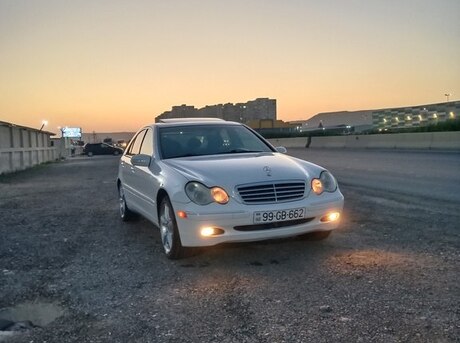 Mercedes C 200