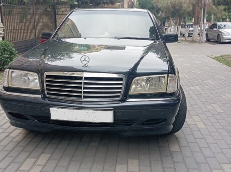 Mercedes C 200