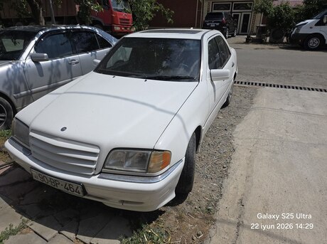 Mercedes C 230