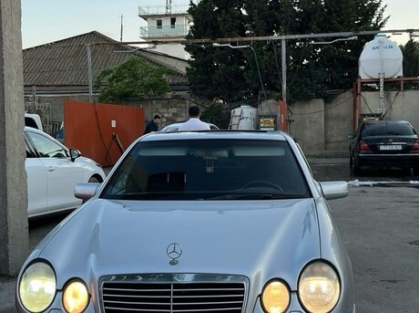 Mercedes E 230
