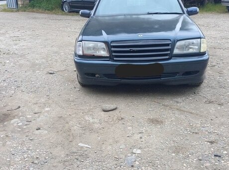 Mercedes C 180