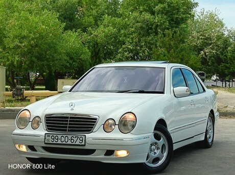 Mercedes E 320