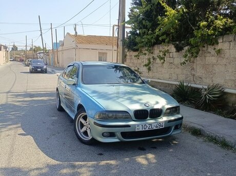 BMW 523