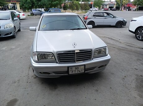 Mercedes C 230