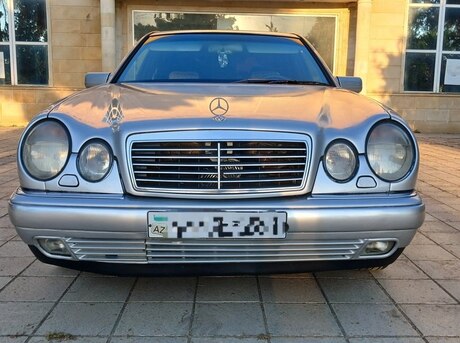 Mercedes E 230