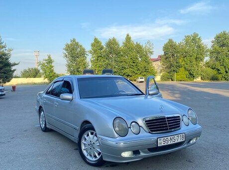 Mercedes E 220