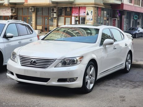 Lexus LS 460