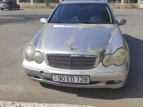 Mercedes C 240