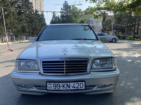 Mercedes C 180