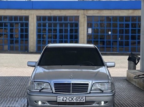 Mercedes C 180