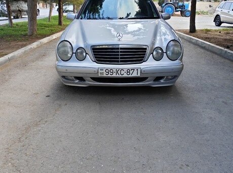 Mercedes E 270