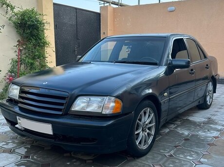 Mercedes C 180