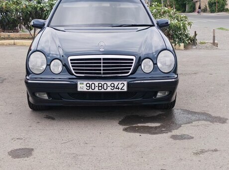 Mercedes E 240