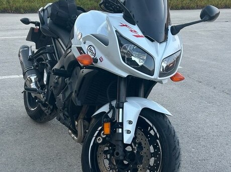 Yamaha FZ1