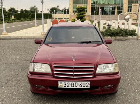 Mercedes C 180