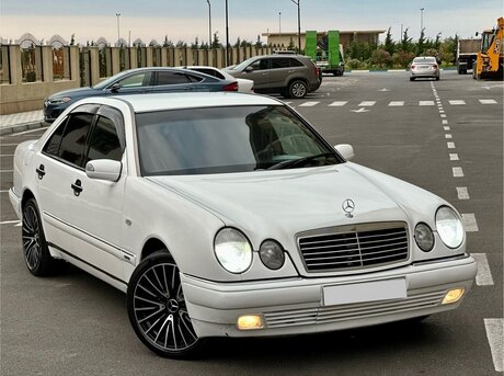 Mercedes E 280